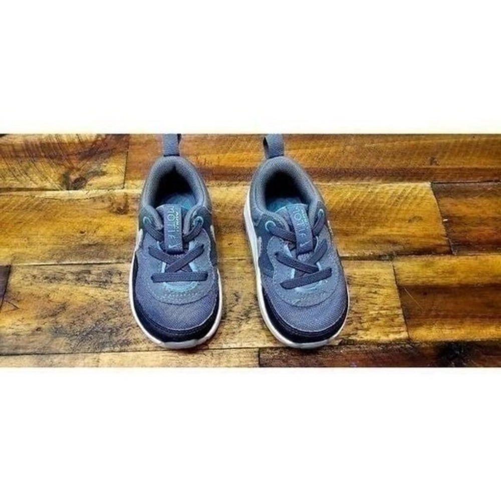 Nike Air‎ Max Motif Sneakers Kids Size 6C Grey Blue Excellent Low Top Athletic